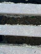 Foto: Abwasserrinne verstopft 
